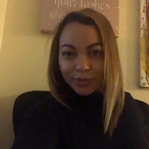 Meet your Posher, Iris